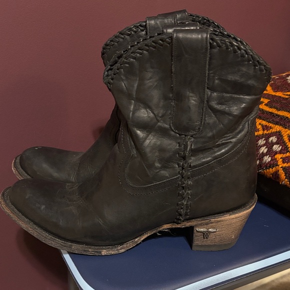 Lane boots Shoes - Women's Black Leather Western Ankle Boots with Braided Trim